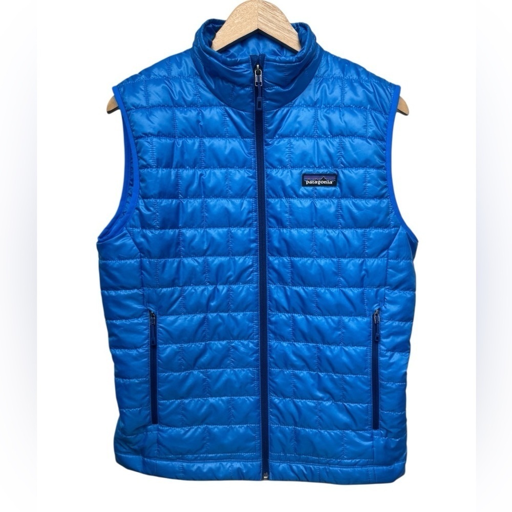 Patagonia men's nano puff size Small